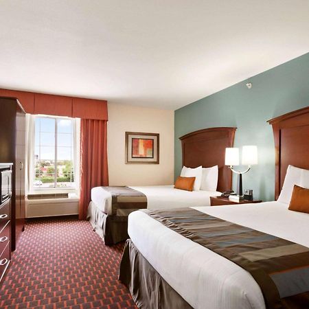 วินเกต บาย วินด์แฮม ซานมาร์คอส Hotel ภายนอก รูปภาพ