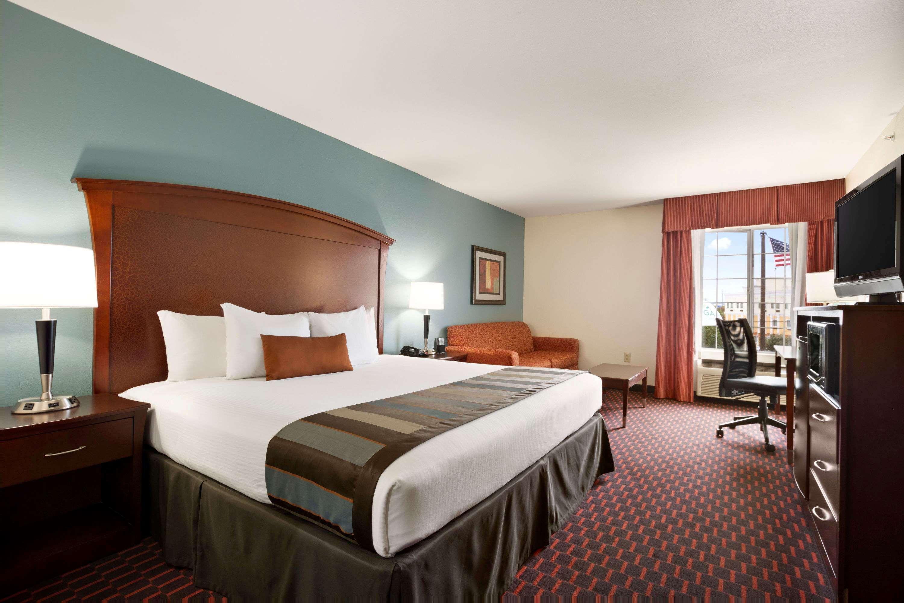 วินเกต บาย วินด์แฮม ซานมาร์คอส Hotel ภายนอก รูปภาพ